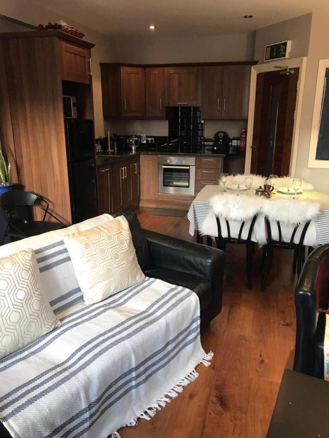 Centre Of Dingle Town - Luxury Holiday Apartment Екстериор снимка
