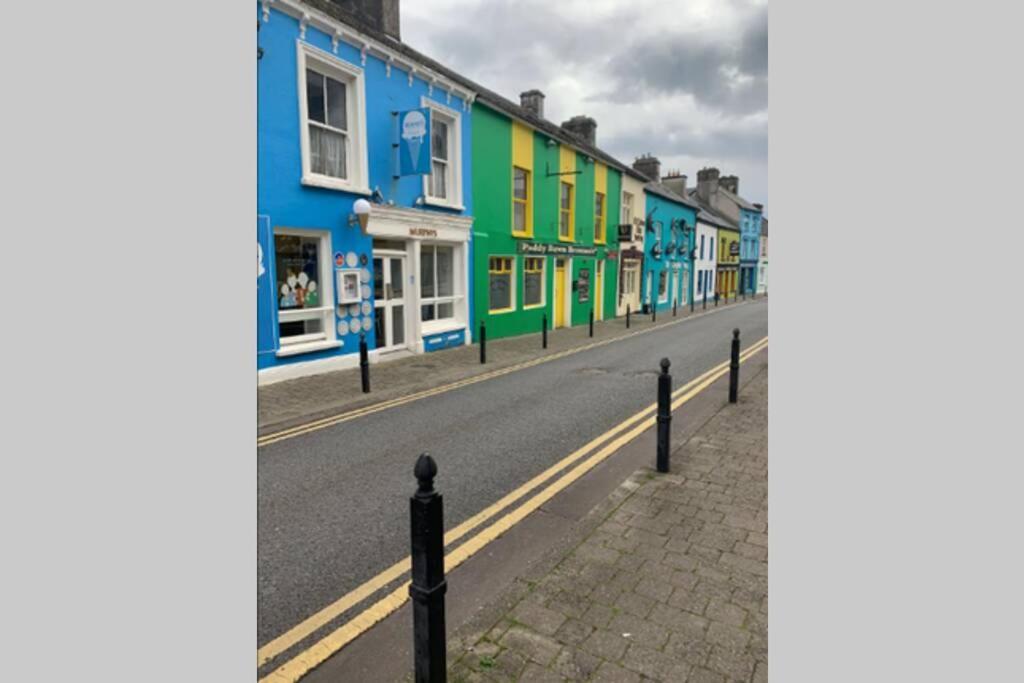 Centre Of Dingle Town - Luxury Holiday Apartment Екстериор снимка
